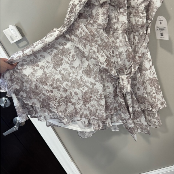 Arula 2XL Floral Tie Belt Romper - Picture 5 of 7